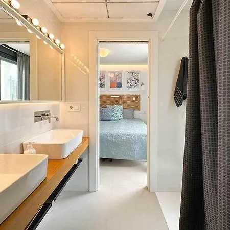 Nice Nordic Style 8 Min From The Beach. *