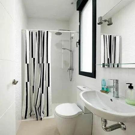 Nice Nordic Style 8 Min From The Beach.