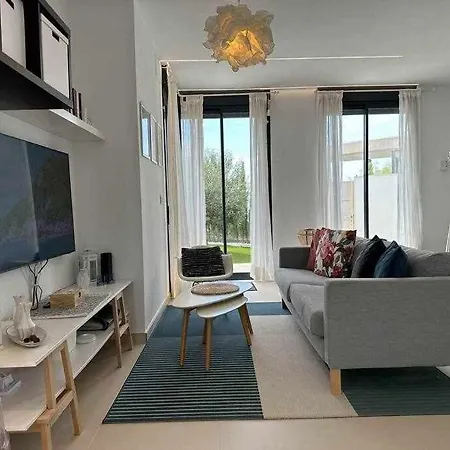 Nice Nordic Style 8 Min From The Beach.